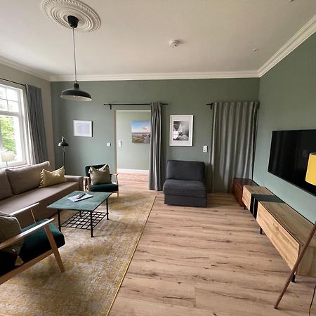 Luxus Lindenhof Apartments -Ferienwohnungen In Friesland An Der Nordsee Am Naturschutzgebiet Urwald Neuenburg  외부 사진
