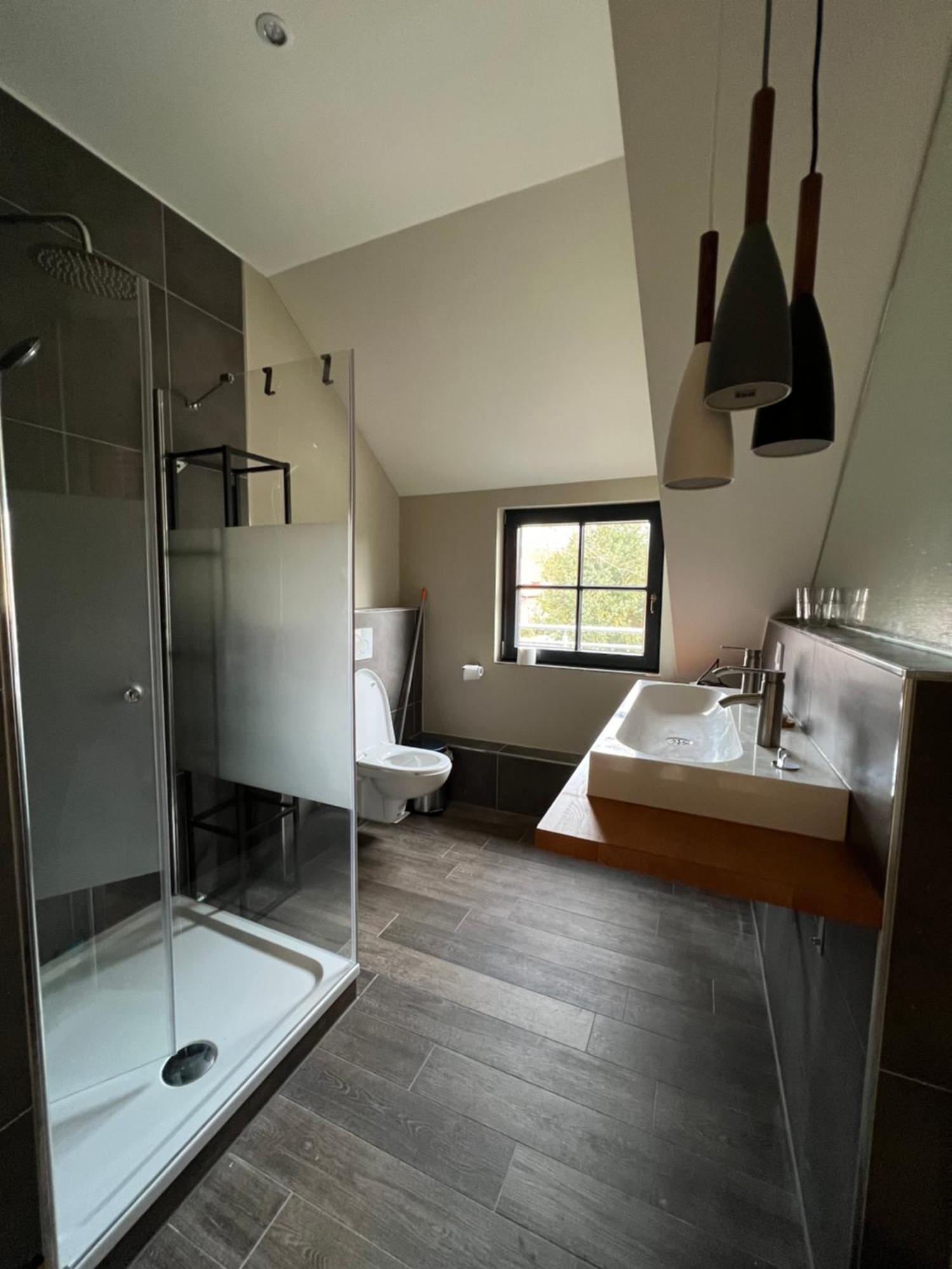 Luxus Lindenhof Apartments -Ferienwohnungen In Friesland An Der Nordsee Am Naturschutzgebiet Urwald Neuenburg  객실 사진