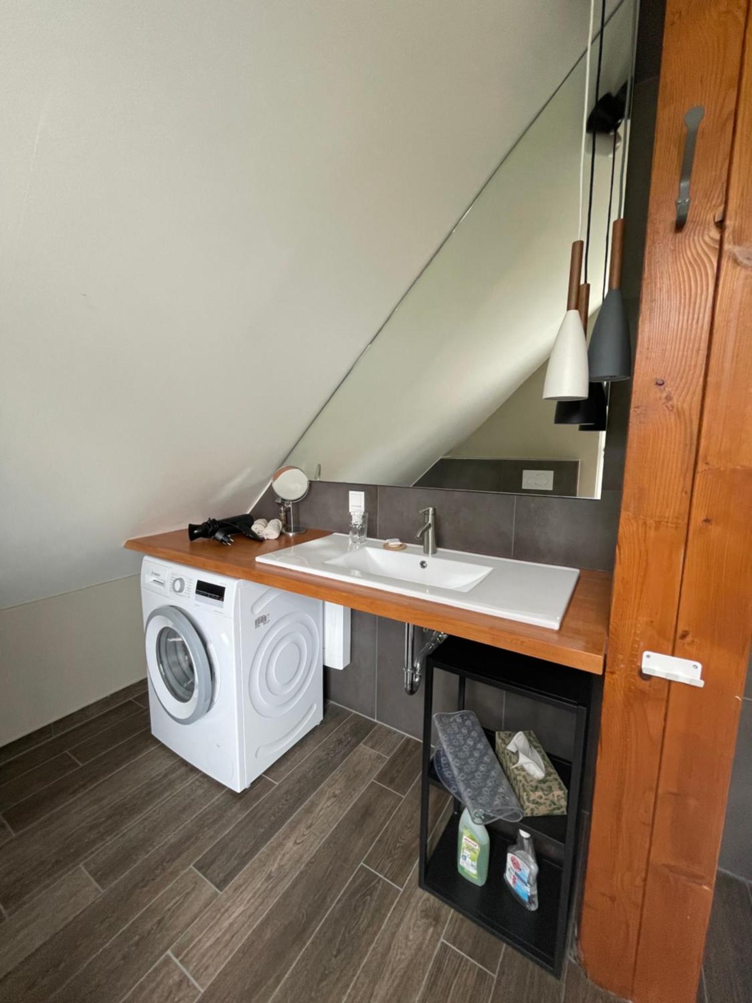Luxus Lindenhof Apartments -Ferienwohnungen In Friesland An Der Nordsee Am Naturschutzgebiet Urwald Neuenburg  객실 사진